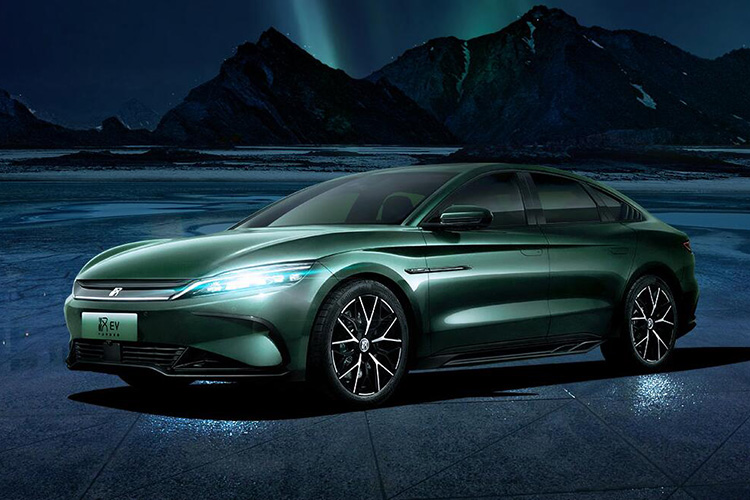 BYD Han EV блестящий зеленый