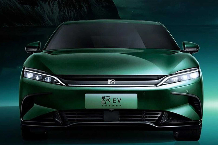 BYD Han EV блестящий зеленый