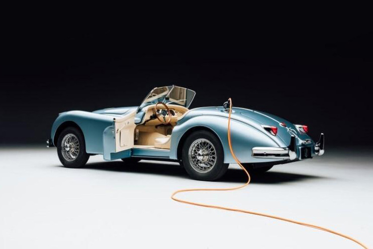 Jaguar XK120 Lunaz