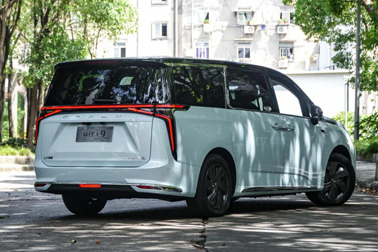 Maxus MIFA 9