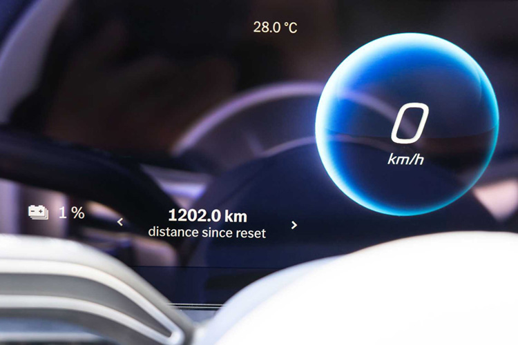 Mercedes Vision EQXX на пути в Гудвуд