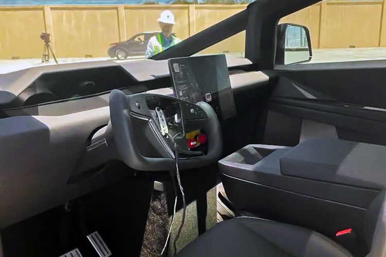 Tesla Cybertruck салон