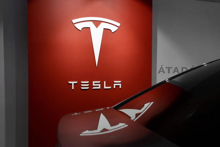Tesla салон