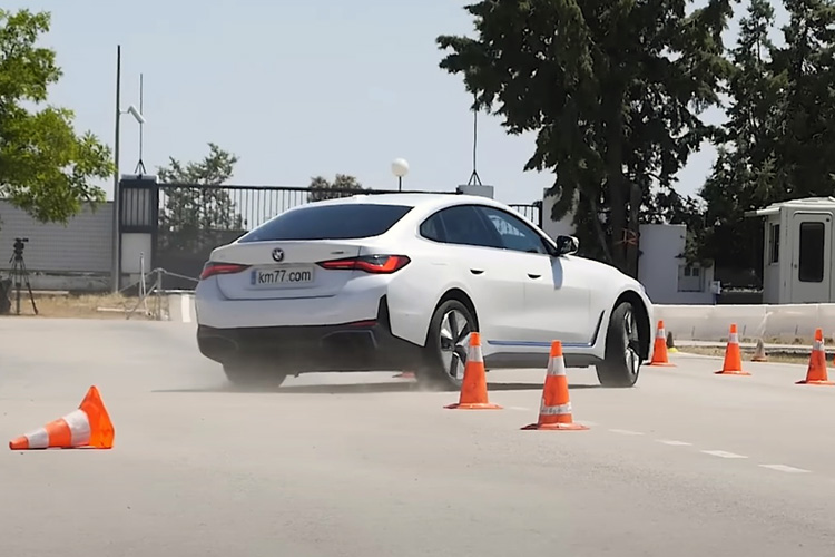 BMW i4 лосиный тест