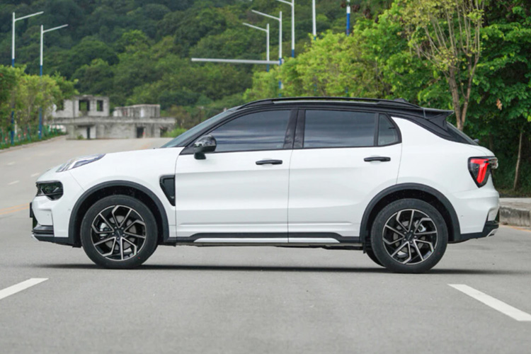 Lynk & Co 01 EM-F
