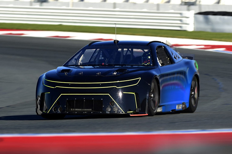 Гонки NASCAR могут перейти на электромобили
