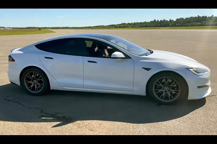 Tesla Model S Plaid Ingenext