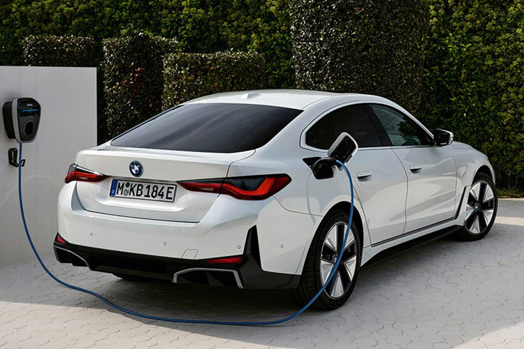 BMW i4