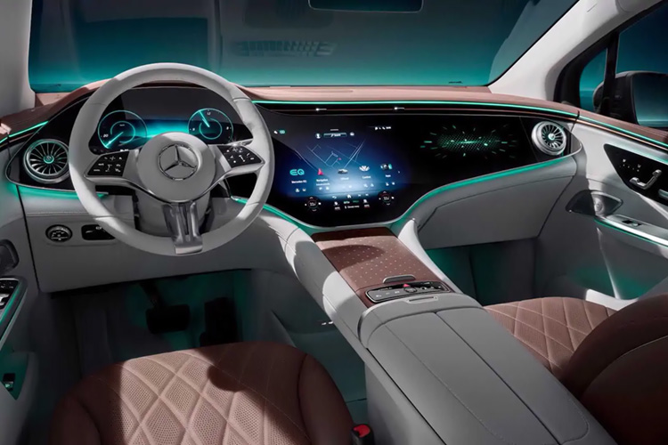 Mercedes-Benz EQE SUV гиперэкран