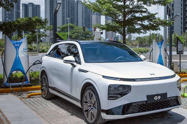 XPeng G9 зарядка