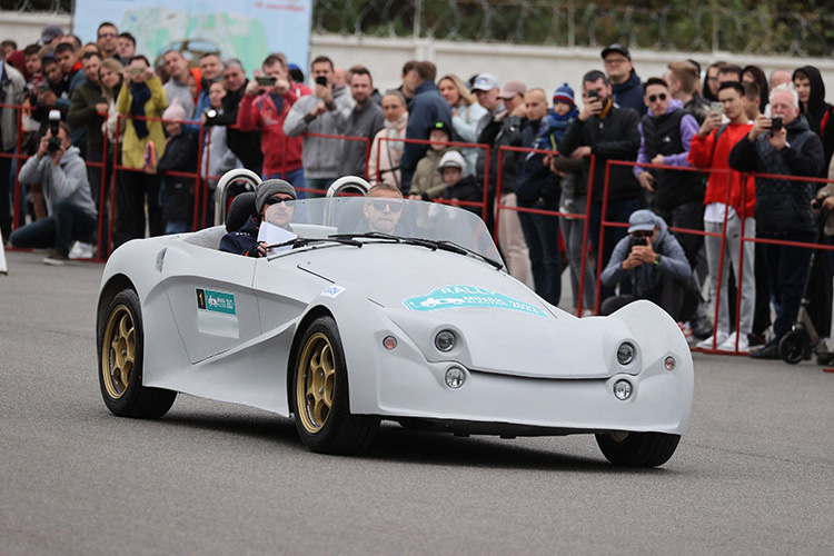 Белорусские ученые представили спортивный электромобиль