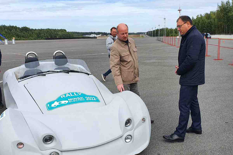 глава Академии наук Беларуси Владимир Гусаков белорусский электромобиль