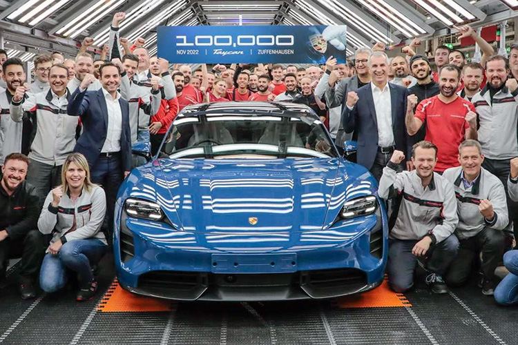 Porsche Taycan 100-тысячный электромобиль