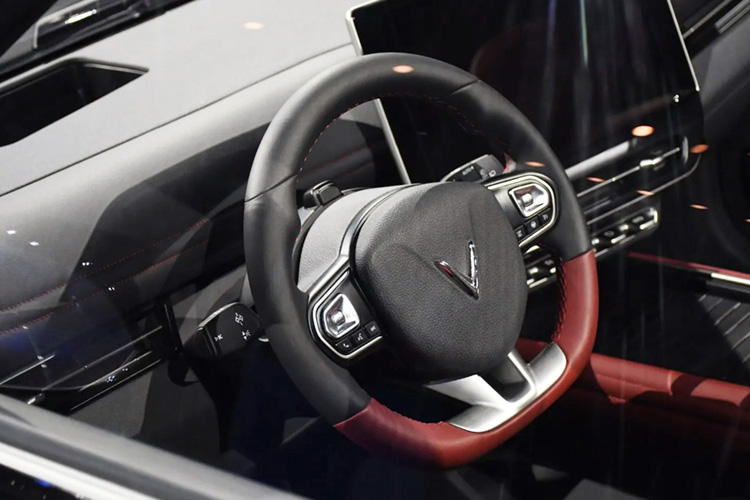 VinFast VF7
