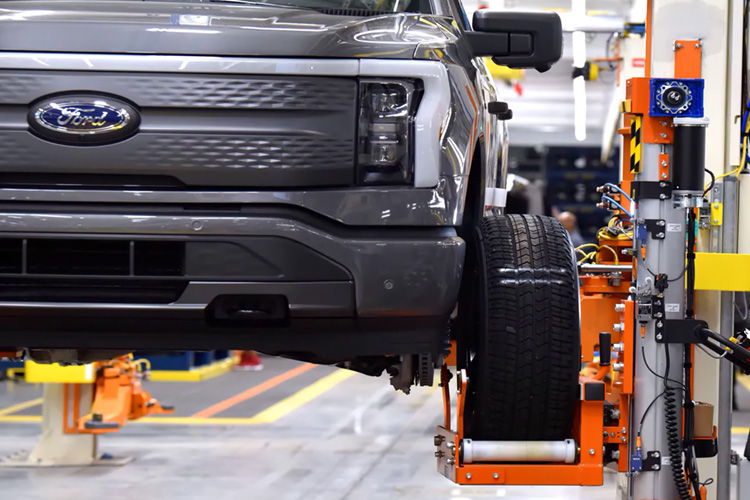 Как собирают пикапы Ford F-150 Lightning