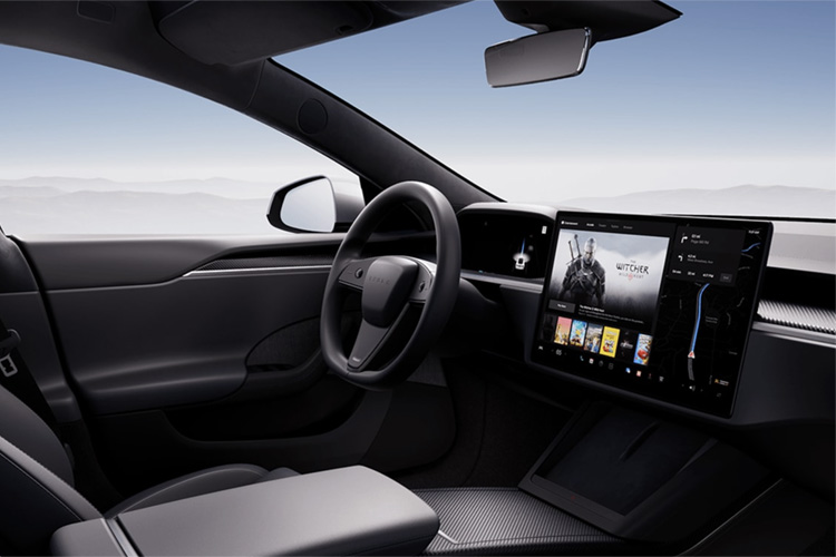 Tesla Model S и Model X с обычным рулем
