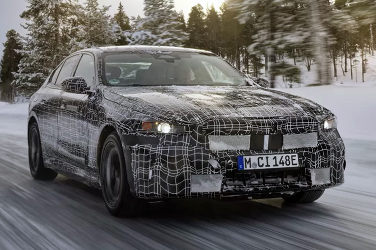 BMW i5 spy