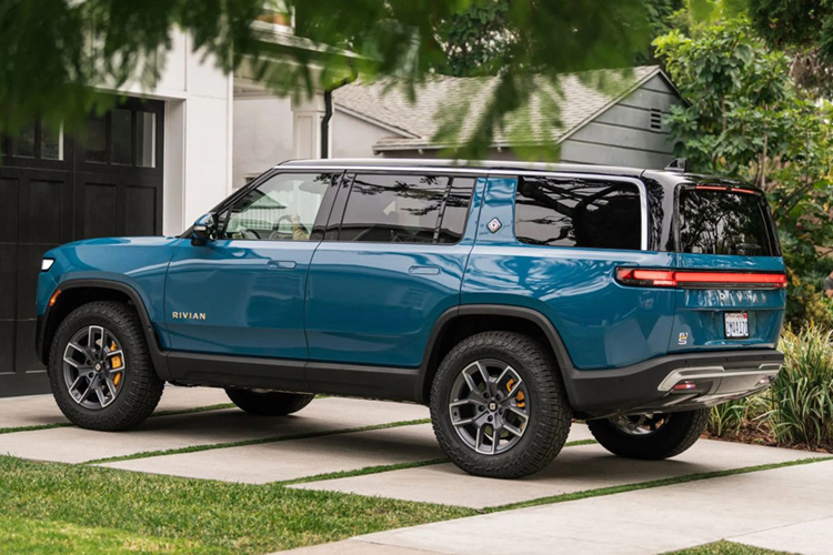 Rivian R1S