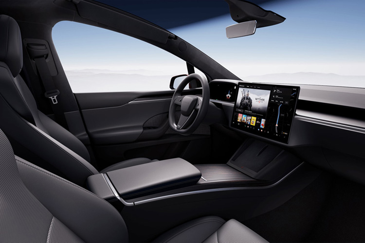 Tesla Model S обычный руль