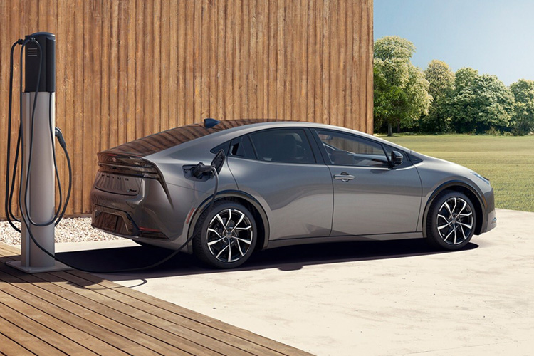 Toyota Prius PHEV