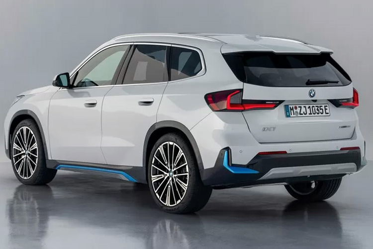 BMW iX1
