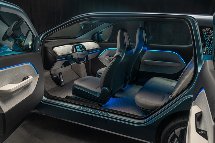 Атом электрокар