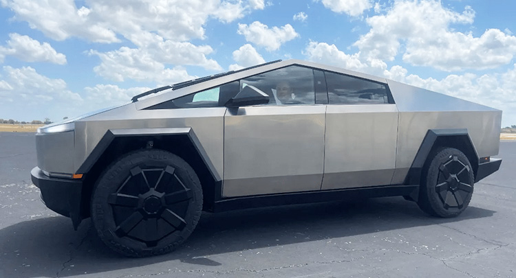Илон Маск протестировал Tesla Cybertruck
