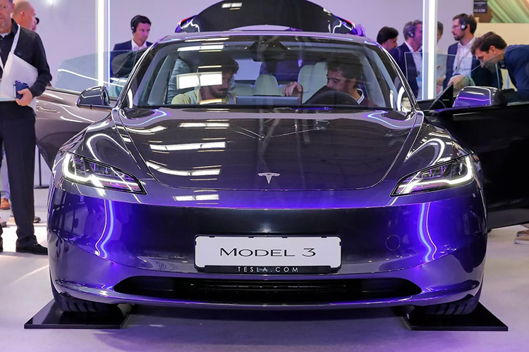 Tesla Model 3 2024