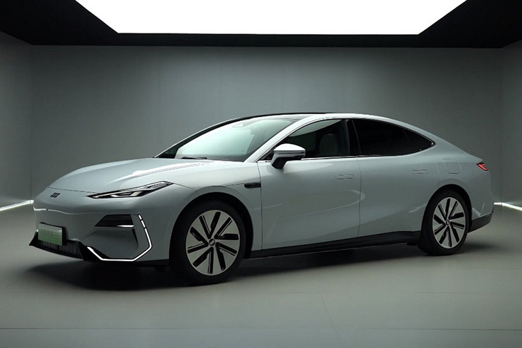 Geely Galaxy E8