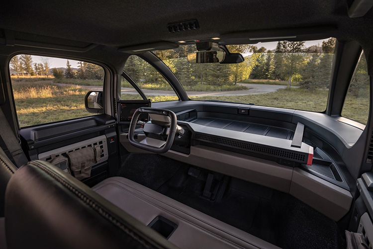 Canoo American Bulldog