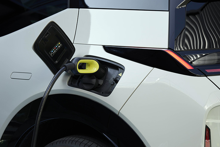 Zeekr X charging
