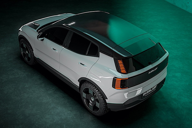 Volvo EX30 Everlast Customs Outland Edition