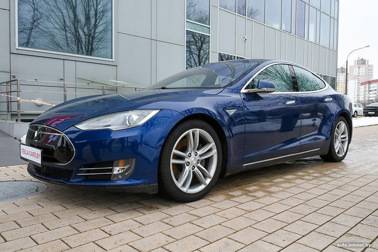 Tesla Model S 70 D