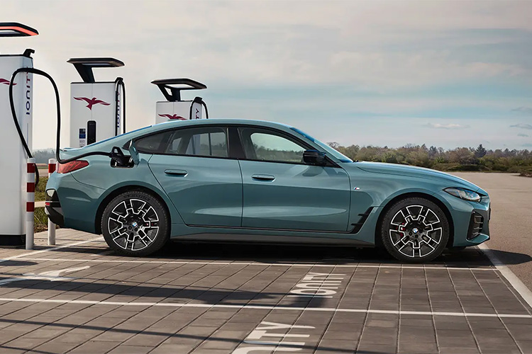 BMW i4