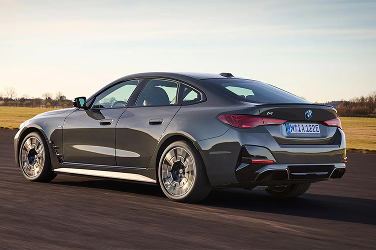 BMW i4