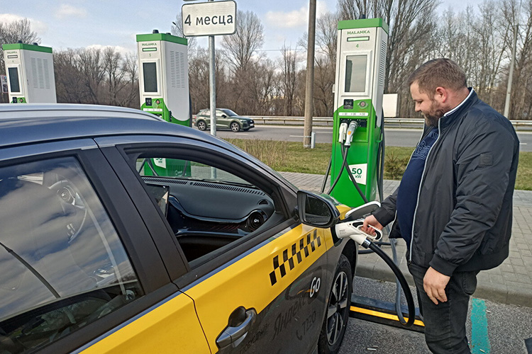 BYD e2 такси Брест