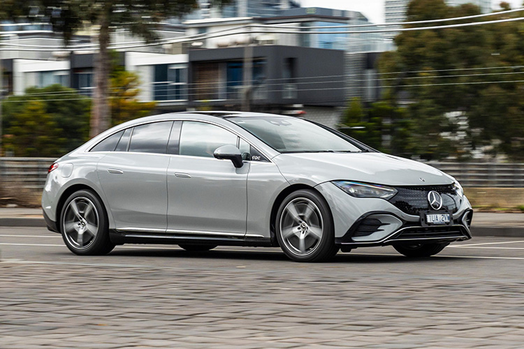 Mercedes-Benz EQE 300