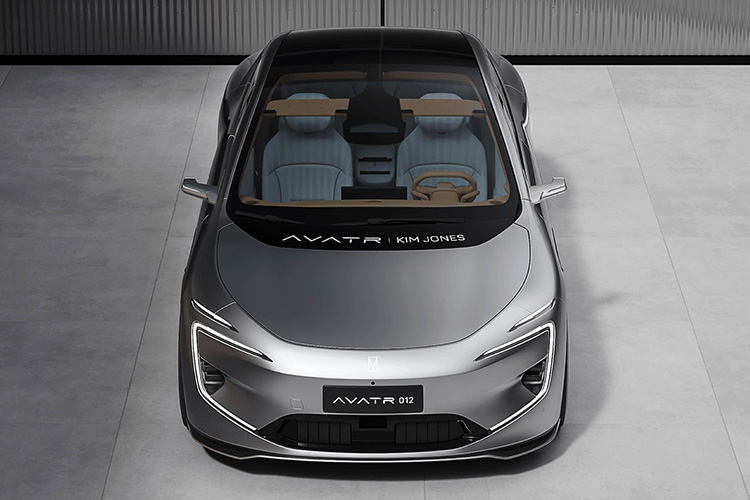 Avatr 012