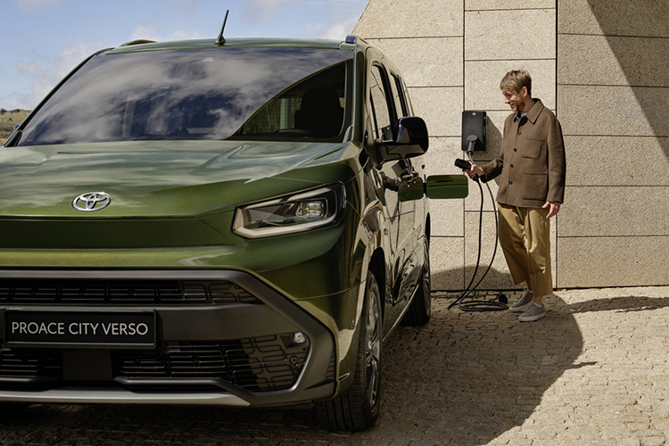 обновлённая версия Toyota Proace City Verso