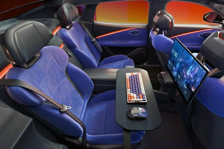 Lynk & Co Z10 Starbuff