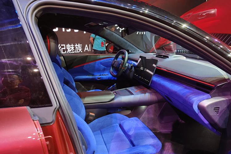 Lynk & Co Z10 Starbuff