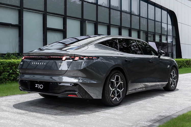 Lynk & Co Z10