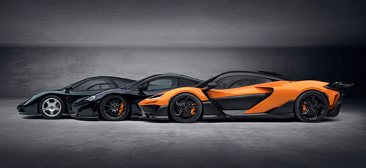 McLaren F1 (слева), McLaren P1 (в центре) и McLaren W1 (справа)