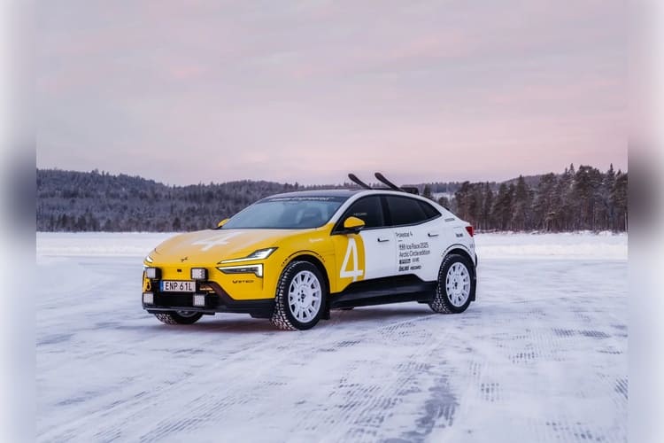Polestar 4 Arctic Circle