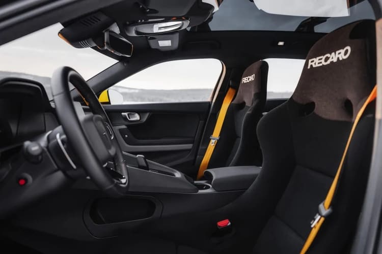  кресла Recaro