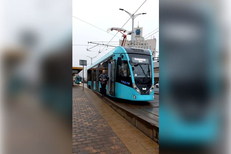 Низкопольные вагоны Т811