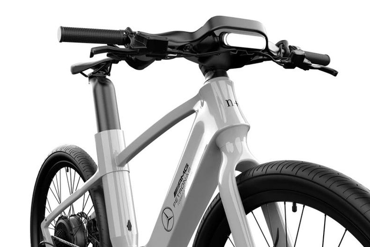 Mercedes-AMG F1 City Edition: Новый электробайк с умным шлемом.