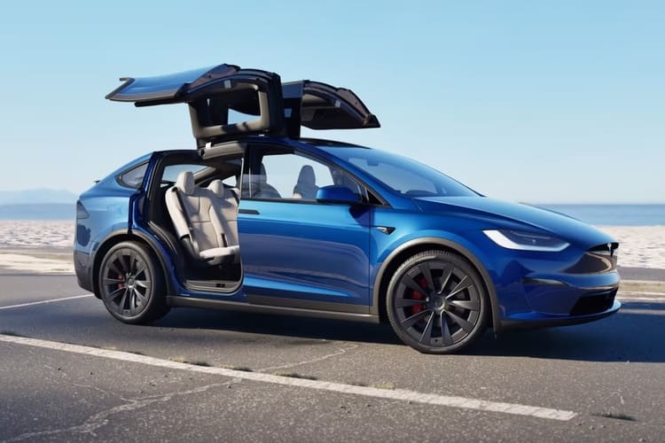 электромобиль Tesla