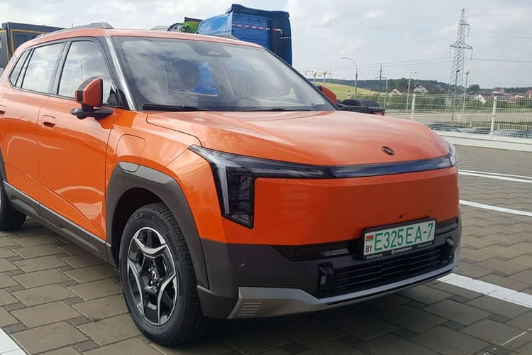 Электрический кроссовер Dongfeng Vigo