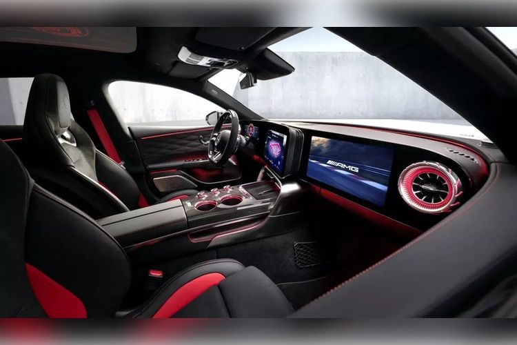 Mercedes-Benz показал интерьер